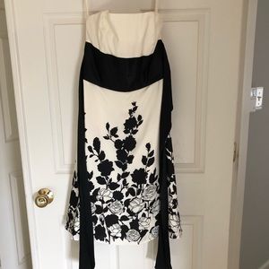 White House Black Market Strapless Dress